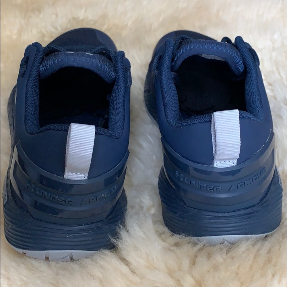 Ua Sneakers - image 5